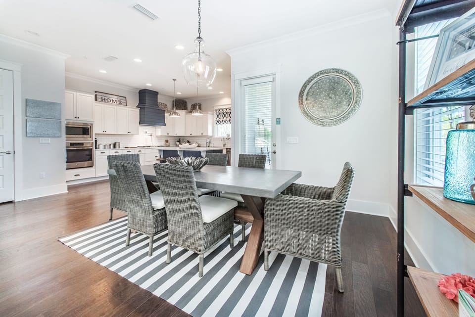 Lovely dining room to kitchen view