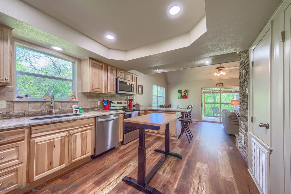 Beautiful brand new kitchen.