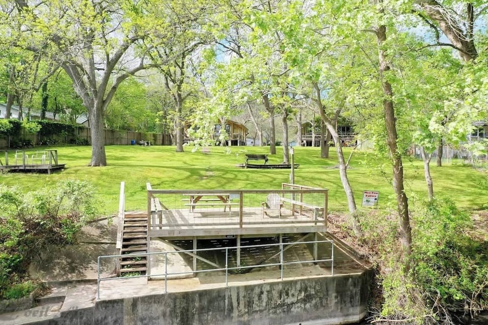 Deck right on the beautiful Guadalupe River 