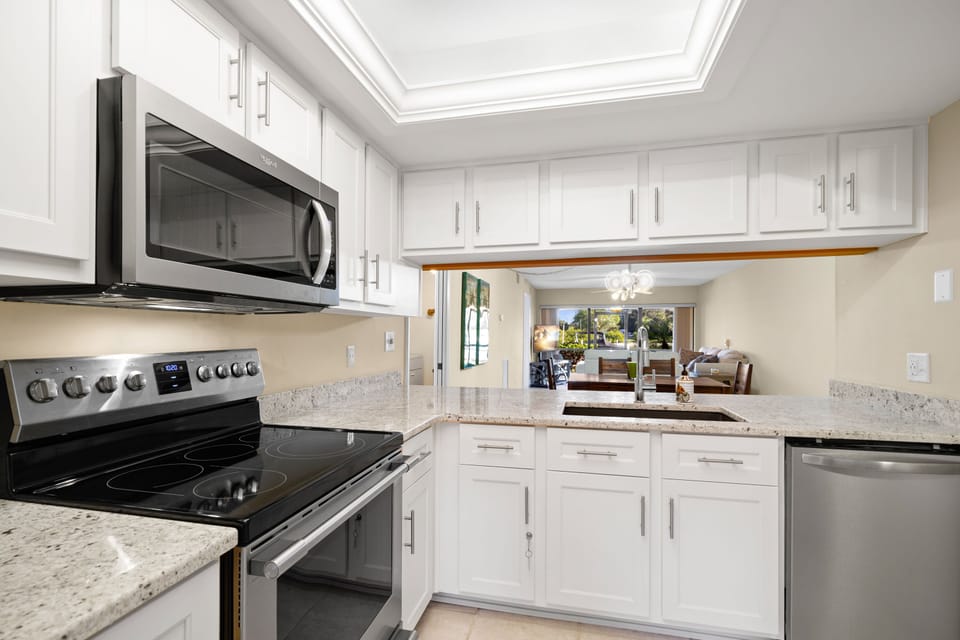 Fully Equipped Kitchen with Stainless Steel Appliances