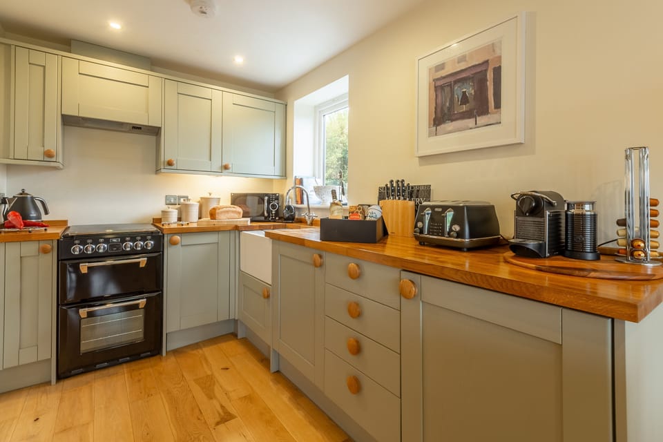 6 Sandy Lane, Carbis Bay. First floor: The fully-equipped kitchen area