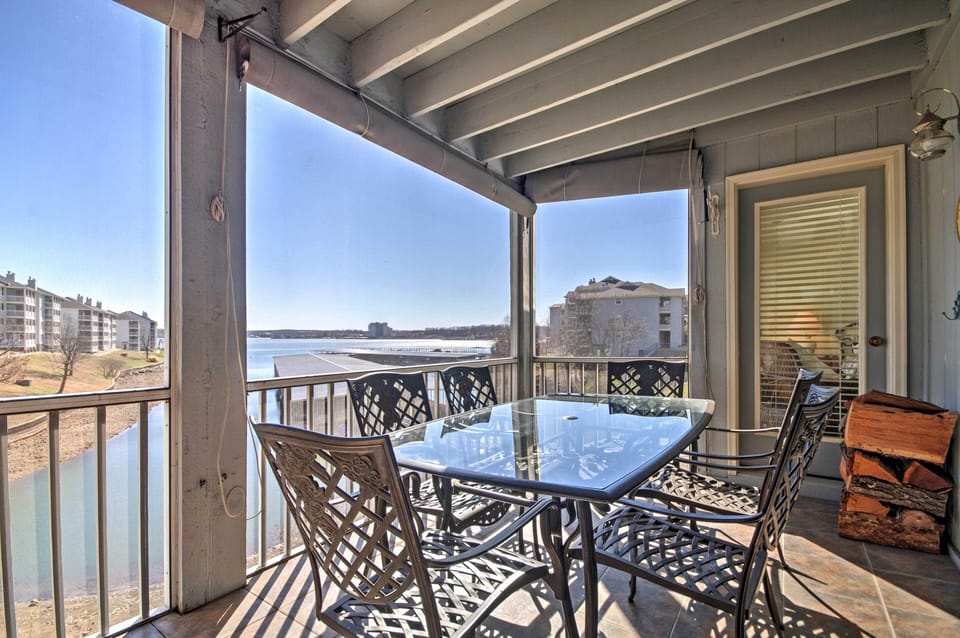 Look forward to a Lake Ozark getaway at this vacation rental condo!