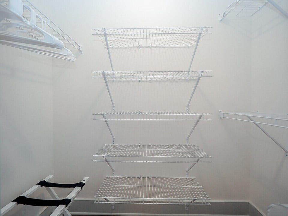 “Nash was a great host and I would highly recommend staying at this place for anyone visiting Nashville!” - Apurva ’22