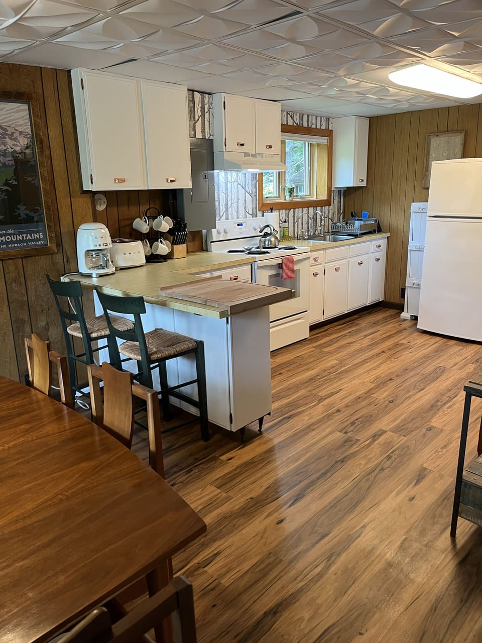 full kitchen 