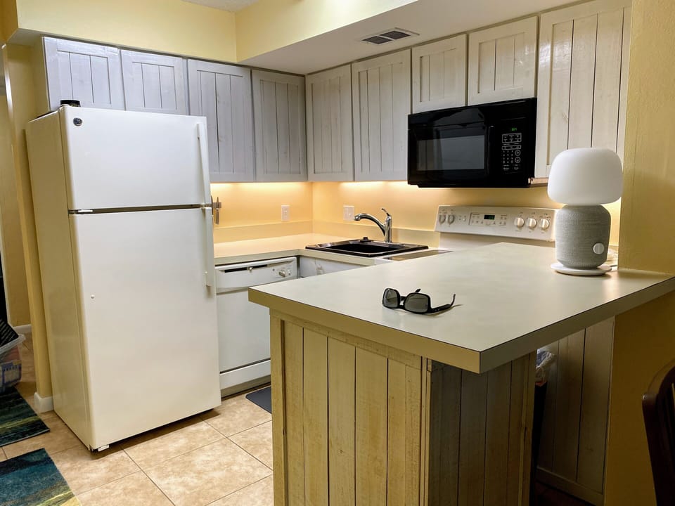 Fully furnished kitchen