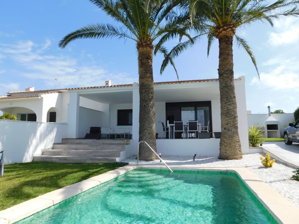 Villa & Pool 