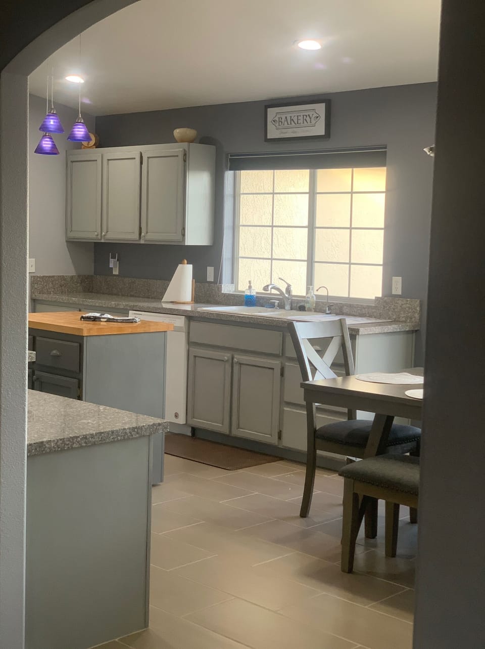 KITCHEN / DINING AREA