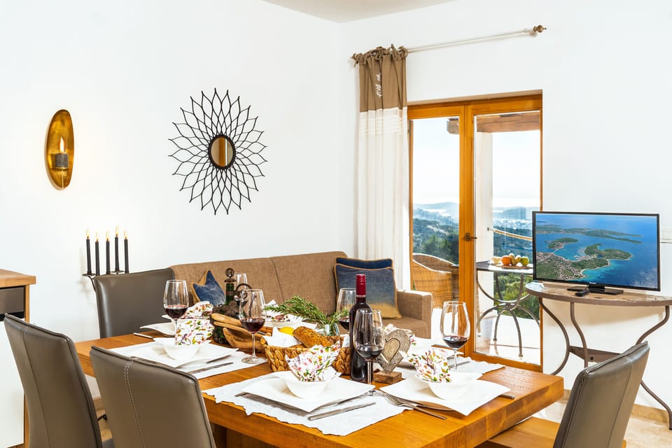 Living and dining area