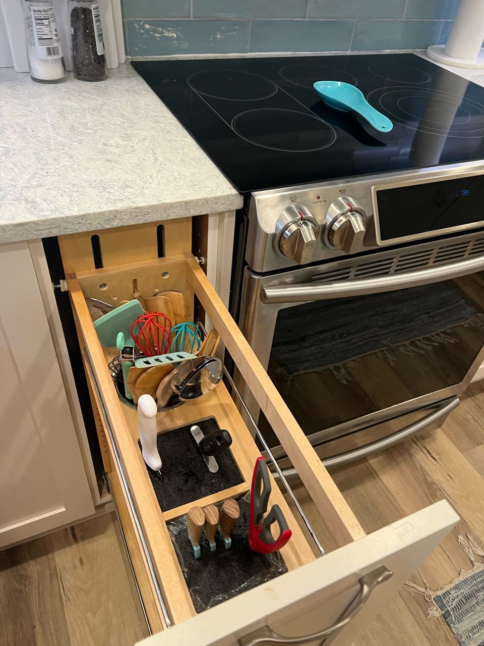 knifes/cooking utensils 