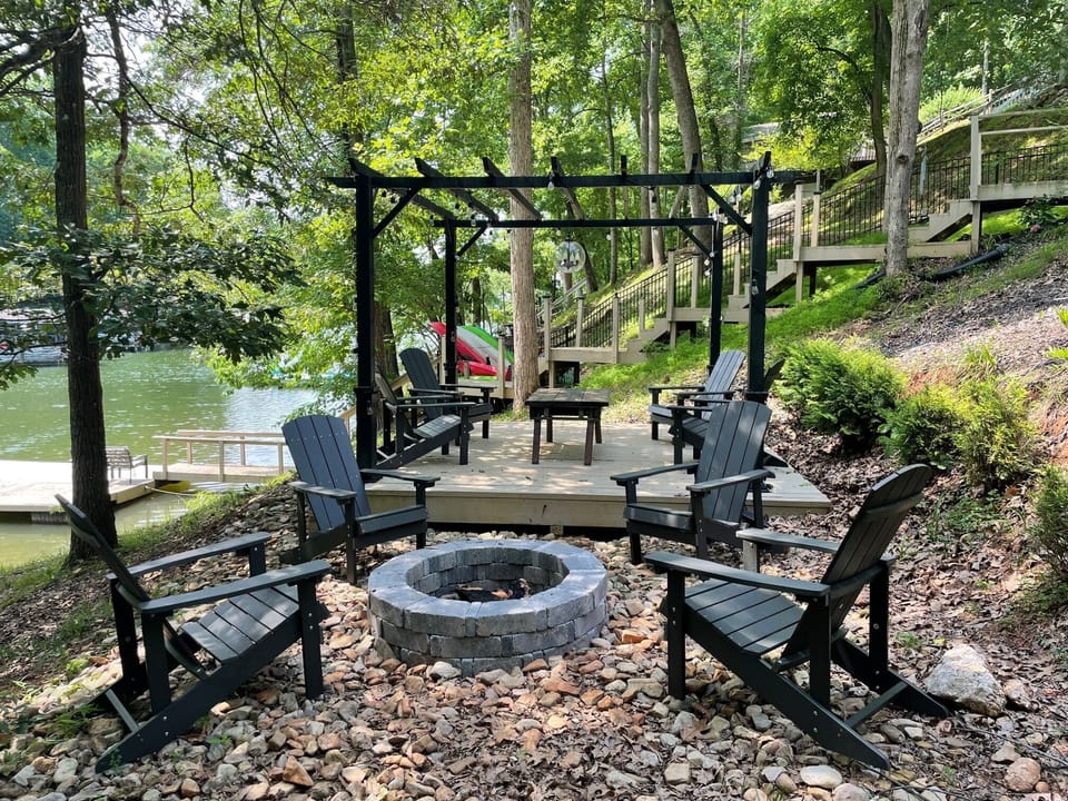 Wood Burning Fire Pit! 4 Poly Resin Adirondack Chairs!