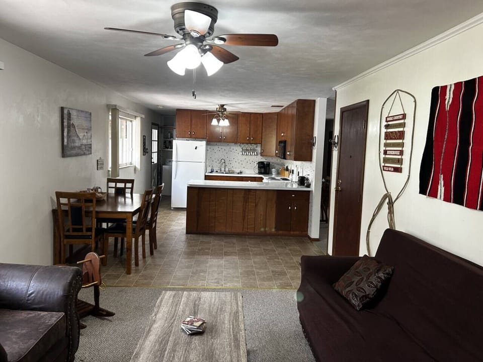 Dining Area & Kitchen.