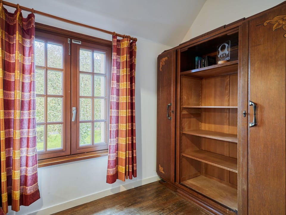 Property, Window, Door, Wood, Architecture, Interior Design, Cabinetry, Floor, Wood Stain