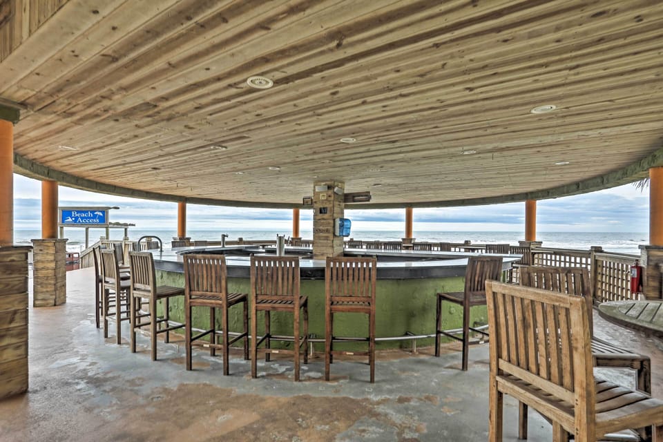 Community Amenities | Outdoor Garage Parking (2 Vehicles)