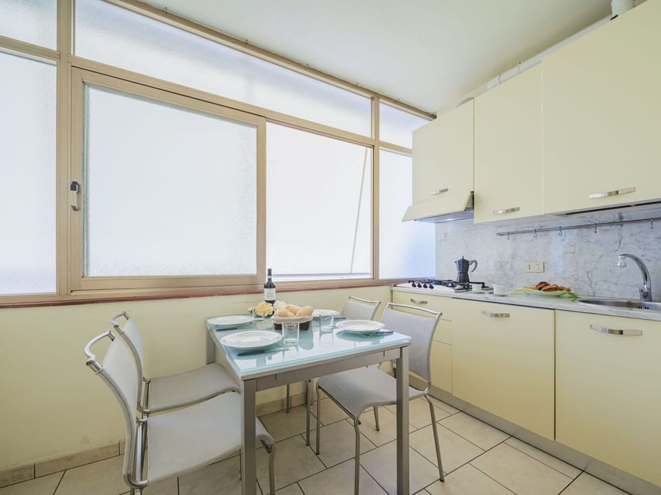 Tap, Sink, Furniture, Property, Building, Kitchen Sink, Window, Plumbing Fixture, Cabinetry, Countertop