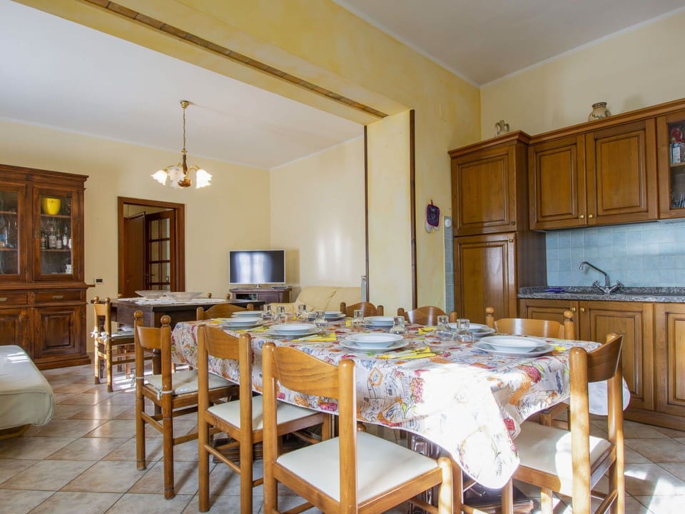 Furniture, Table, Chair, Wood, Picture Frame, Lighting, Building, Interior Design, Floor, Cabinetry