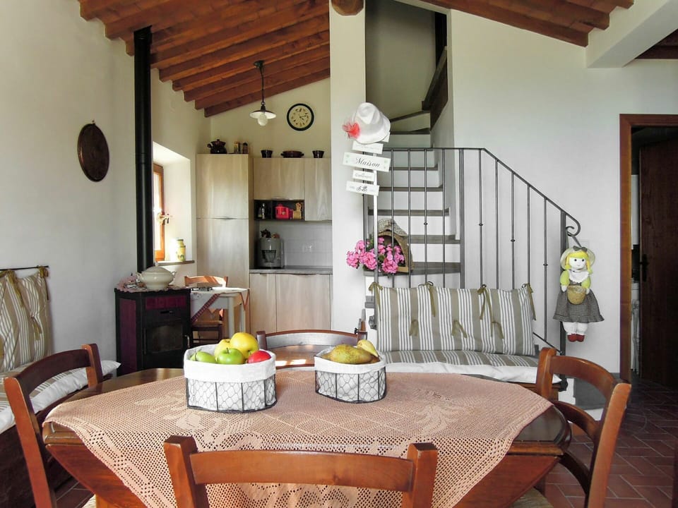 Room, Property, Furniture, Building, Interior Design, Table, House, Dining Room, Ceiling, Real Estate