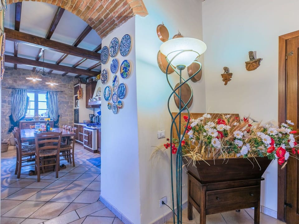 Picture Frame, Furniture, Property, Table, Plant, Azure, Wood, Interior Design, Flower, Houseplant