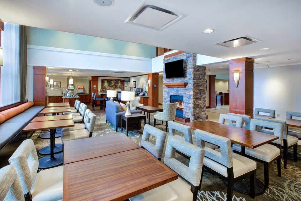 Reconnect with friends in the breakfast room.