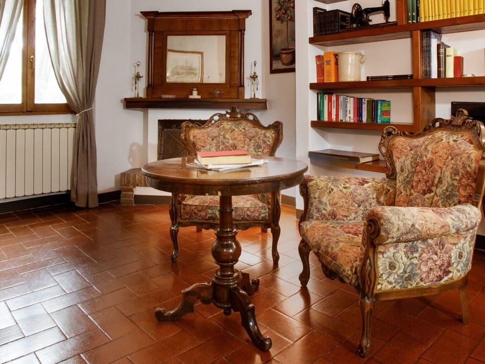 Table, Property, Furniture, Building, Picture Frame, Wood, Interior Design, Shelf, Couch, Window