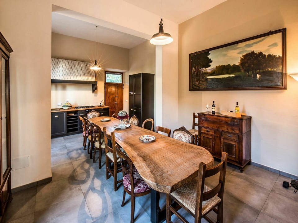 Table, Furniture, Chair, Wood, Houseplant, Building, Interior Design, Floor, Real Estate, Hardwood