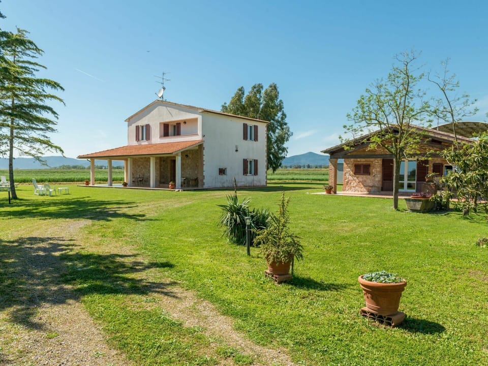 Sky, Plant, Property, Building, Flowerpot, Window, Tree, House, Land Lot, Natural Landscape