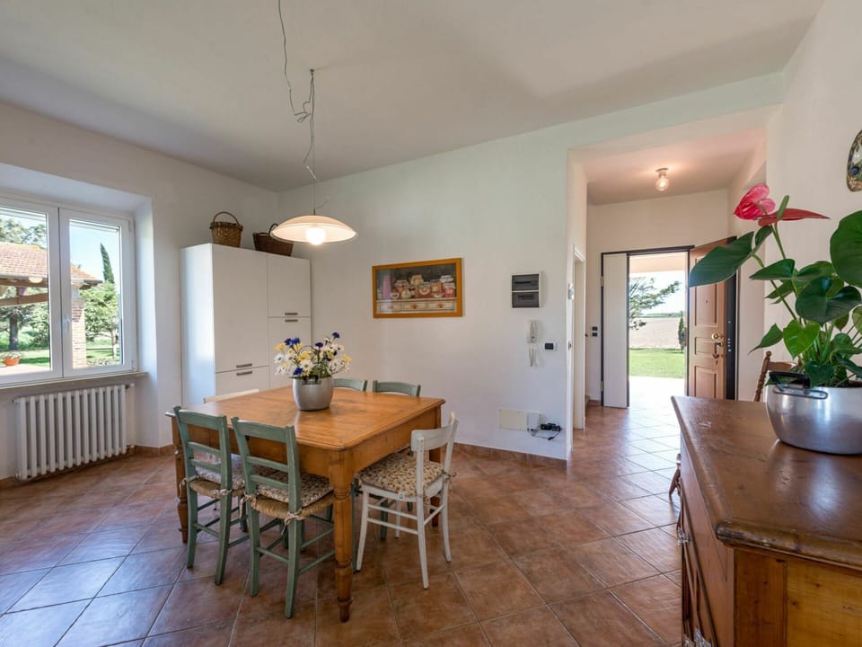 Table, Plant, Furniture, Chair, Houseplant, Flowerpot, Wood, Flooring, Window, Floor