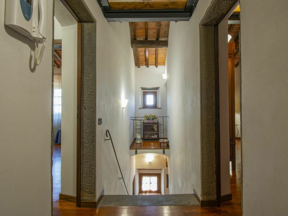 Building, Picture Frame, Wood, Interior Design, House, Door, Floor, Hall, Flooring, Hardwood
