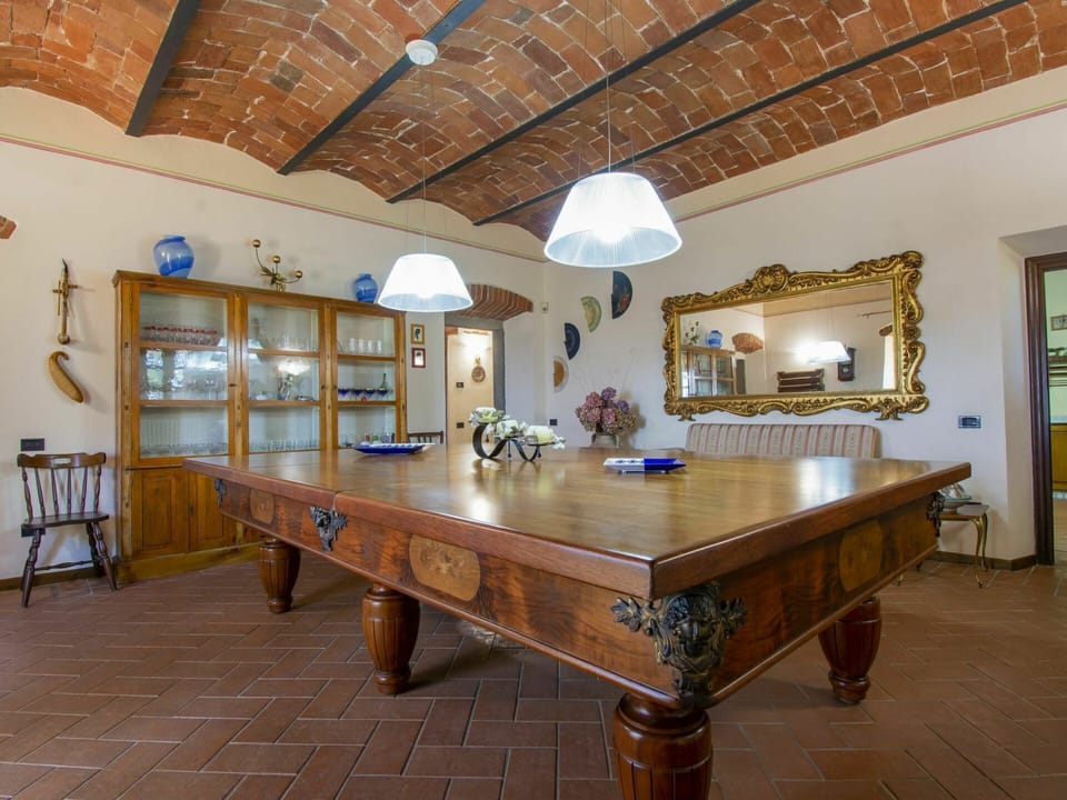 Table, Picture Frame, Furniture, Property, Wood, Desk, Interior Design, Flooring, Floor, House