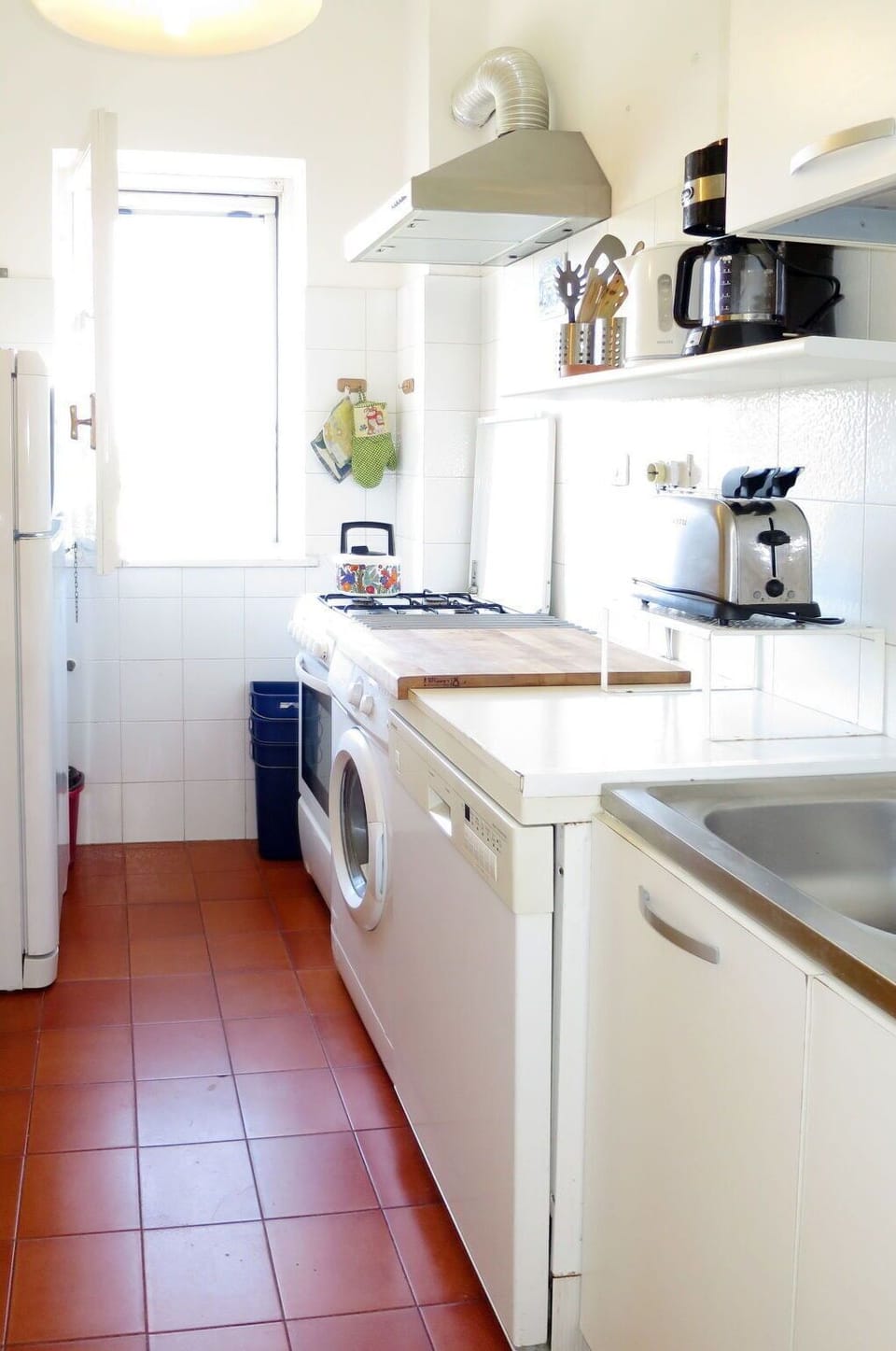 Room, Kitchen, Countertop, Property, Furniture, Cabinetry, Floor, Interior Design, Building, House