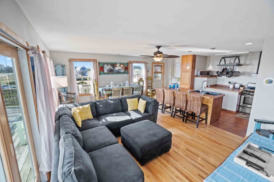 Surf-or-Sound-Realty-921- Oceanview Hatteras-Great room-2