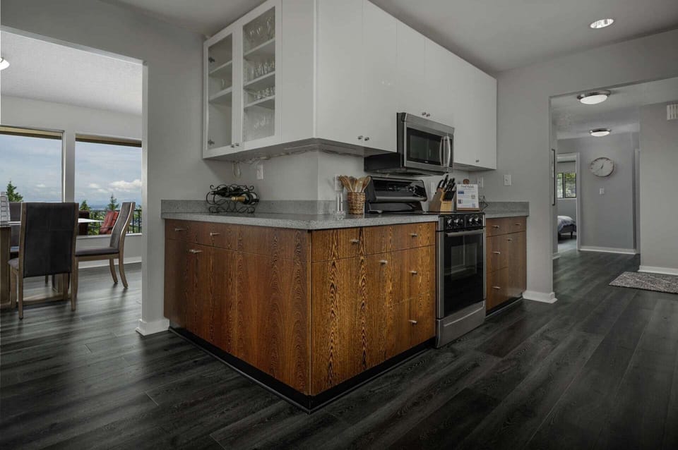 The house was clean, well-stocked, and very comfortable.  -Courtney