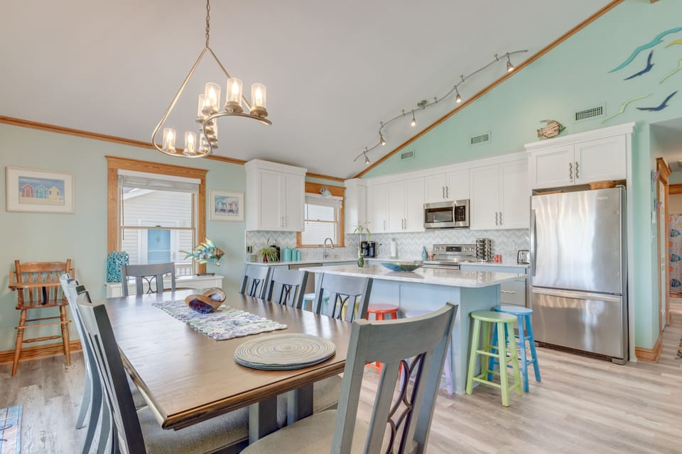 Dining Space | Dishware/Flatware