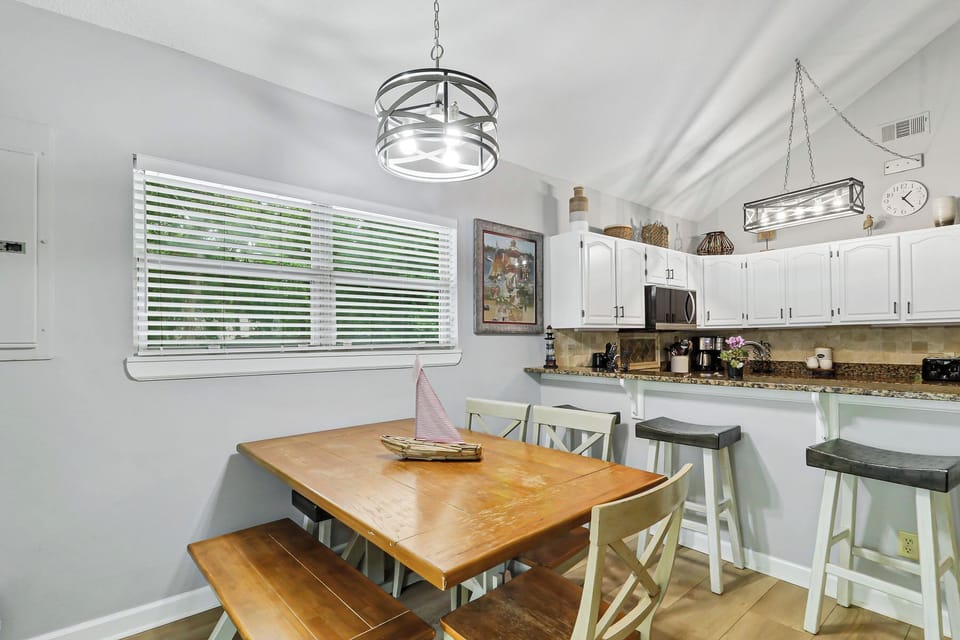 10 Egret - DIning Area