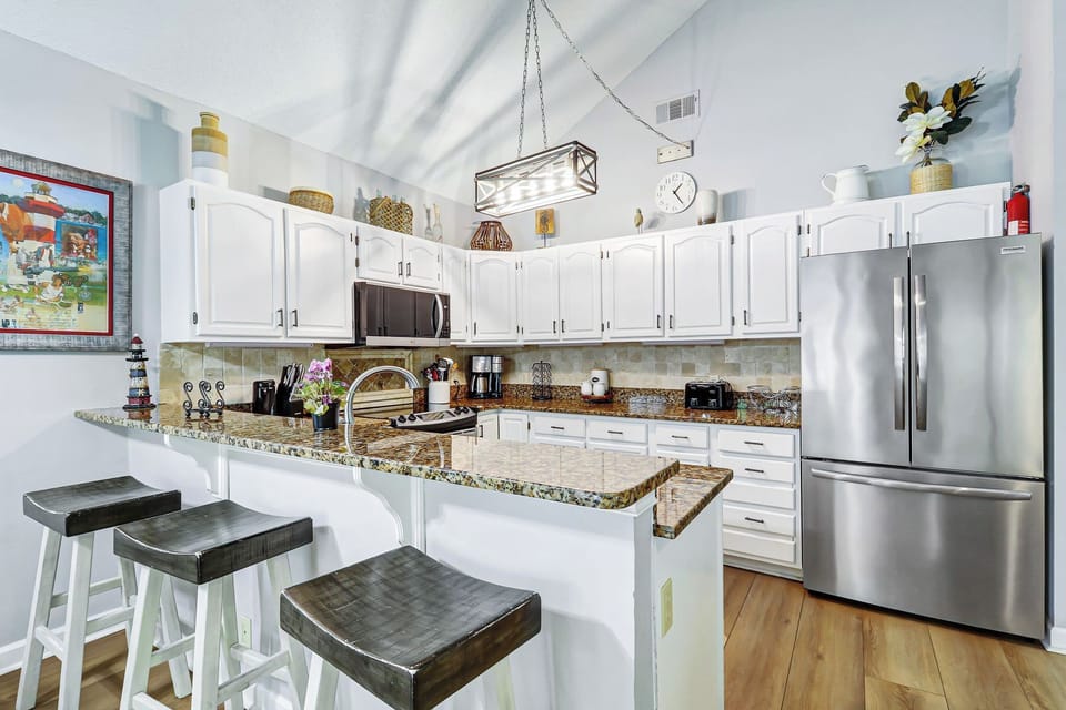 10 Egret Kitchen
