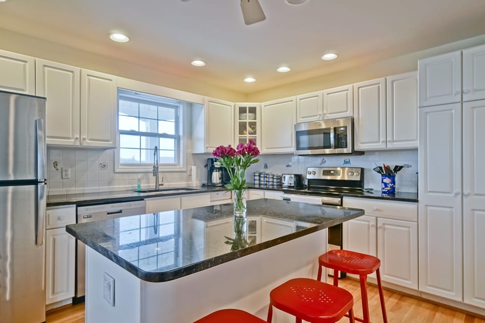 Spacious kitchen.
