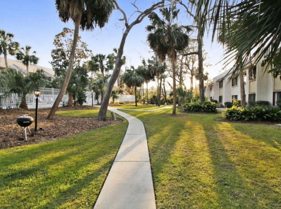 Path to pool area