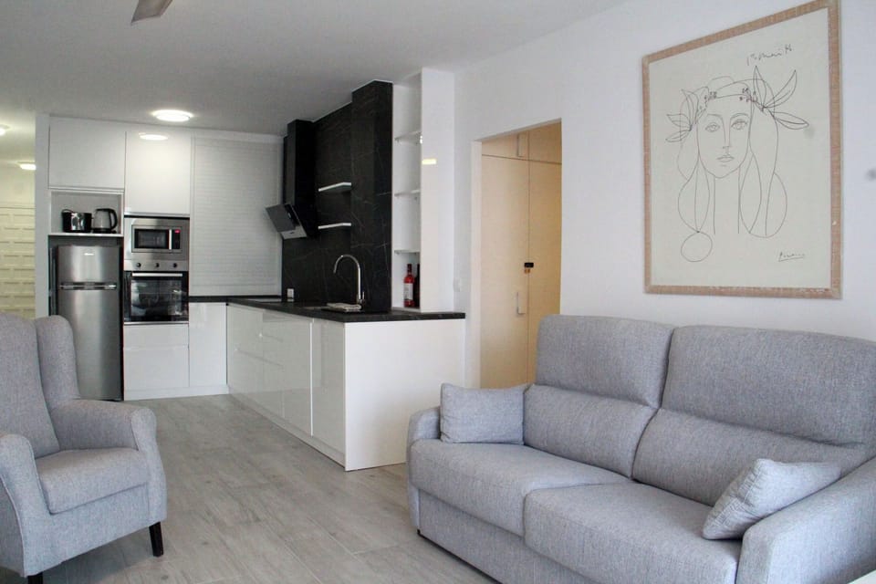 Beautiful living room and open plan kitchen