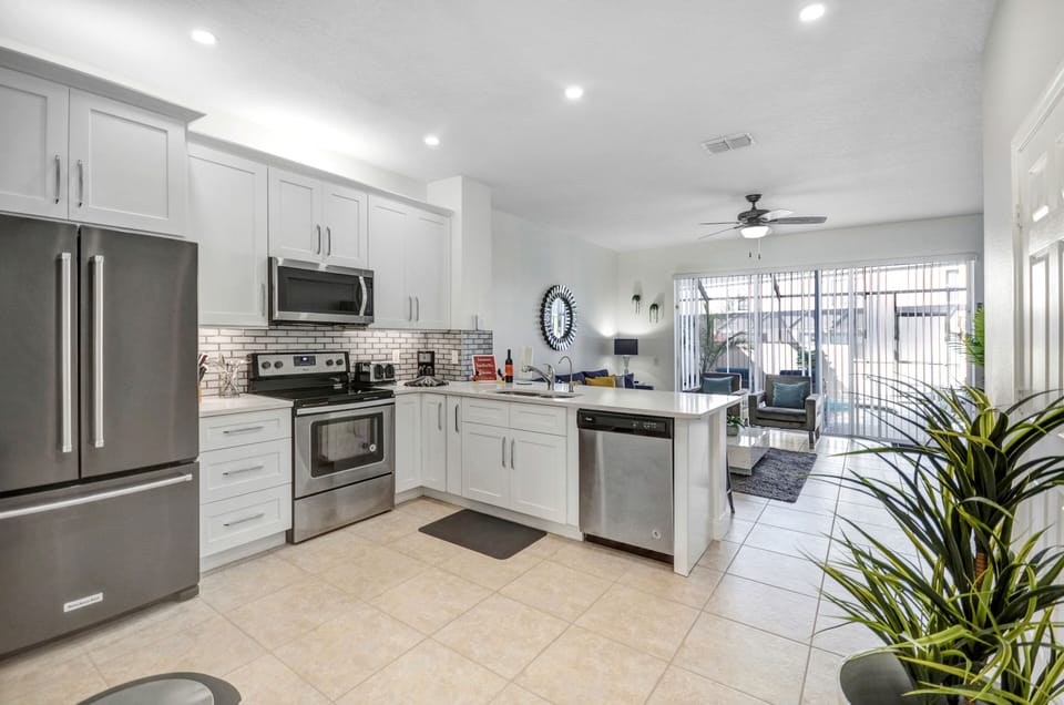 Full kitchen for your meals.