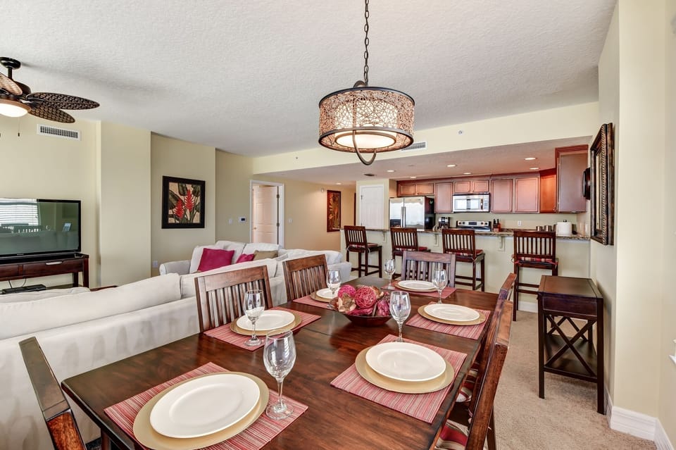 Dining  Room - Kitchen 