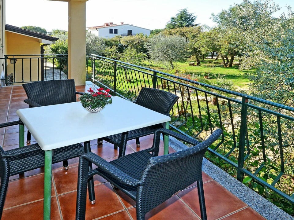 Property, Real Estate, Furniture, Table, Room, Deck, House, Patio, Balcony, Building
