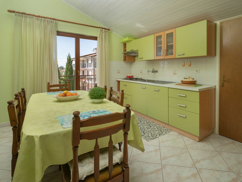 Room, Property, Furniture, Building, Interior Design, Floor, House, Real Estate, Kitchen, Yellow