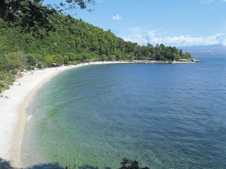 Water, Sky, Water Resources, Cloud, Plant, Natural Landscape, Azure, Tree, Beach, Coastal And Oceanic Landforms