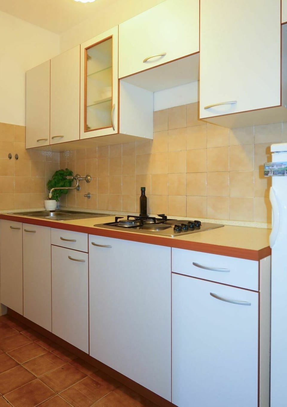 Countertop, Cabinetry, Room, Kitchen, Property, Furniture, Interior Design, Kitchen Stove, House, Building