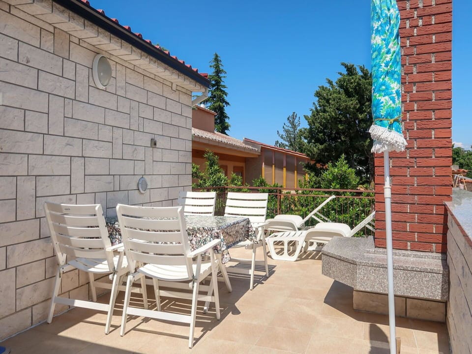 Sky, Property, Building, Plant, Flowerpot, Shade, Wood, Road Surface, Outdoor Furniture, Cottage
