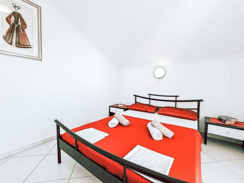 Bicycle, Bicycle Wheel, Bicycle Fork, Hotel