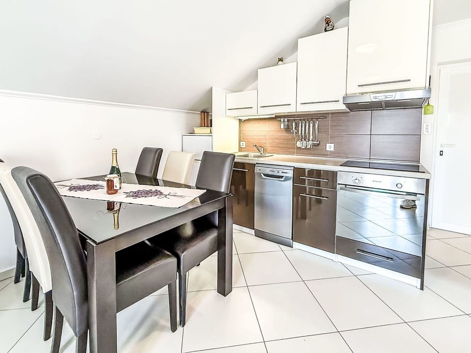 Furniture, Flooring, Interior Design, Floor, Ceiling, Kitchen, Lighting, Kitchen & Dining Room Table, Home, Chair