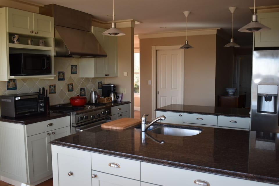 6 burner gas stove, stainless steel appliances 