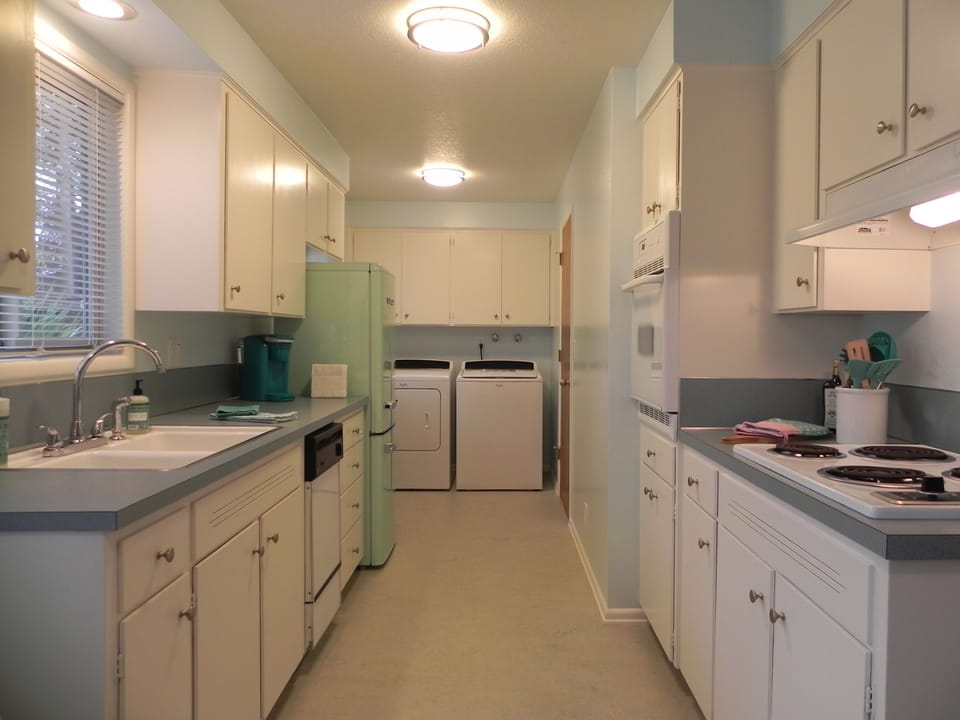 Dishwasher & Washer/Dryer