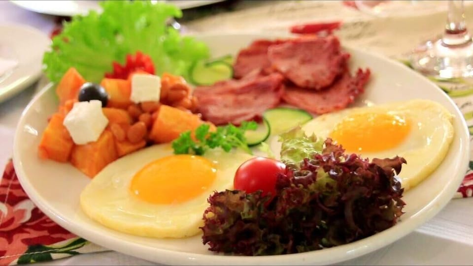 Breakfast meal
