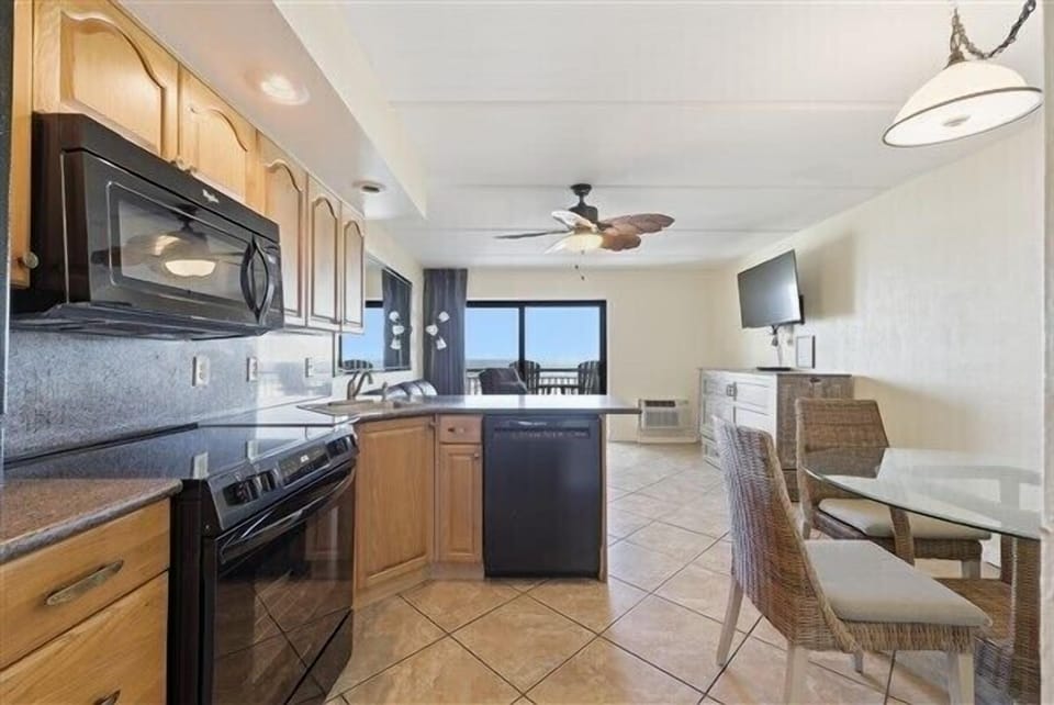 Condo 322